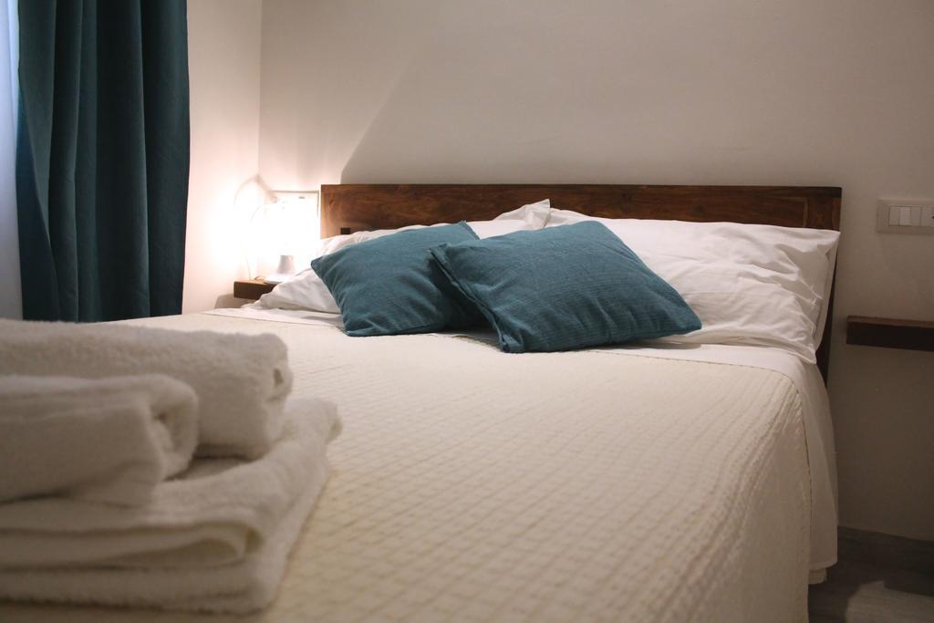 Piazza Martiri Rooms Cagliari Habitación foto