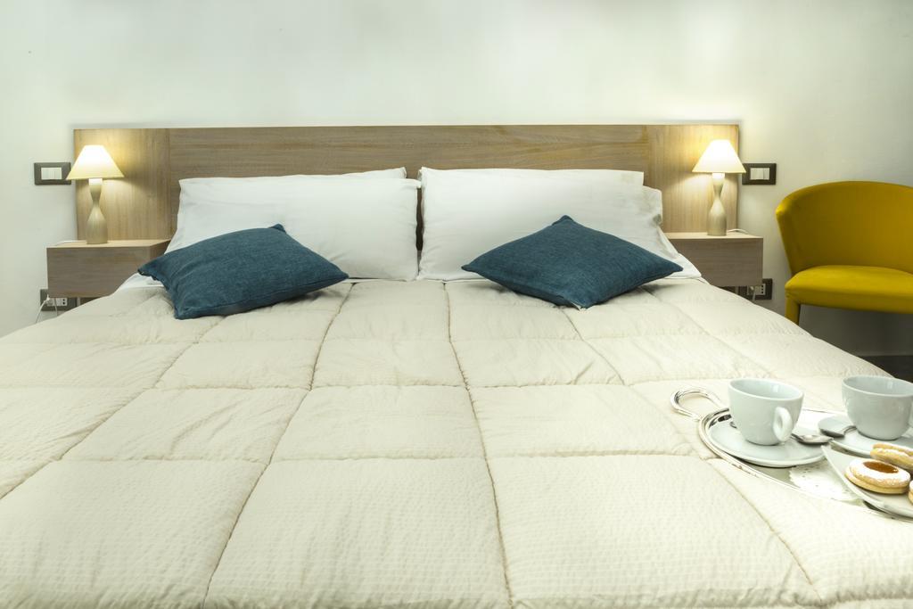 Piazza Martiri Rooms Cagliari Habitación foto